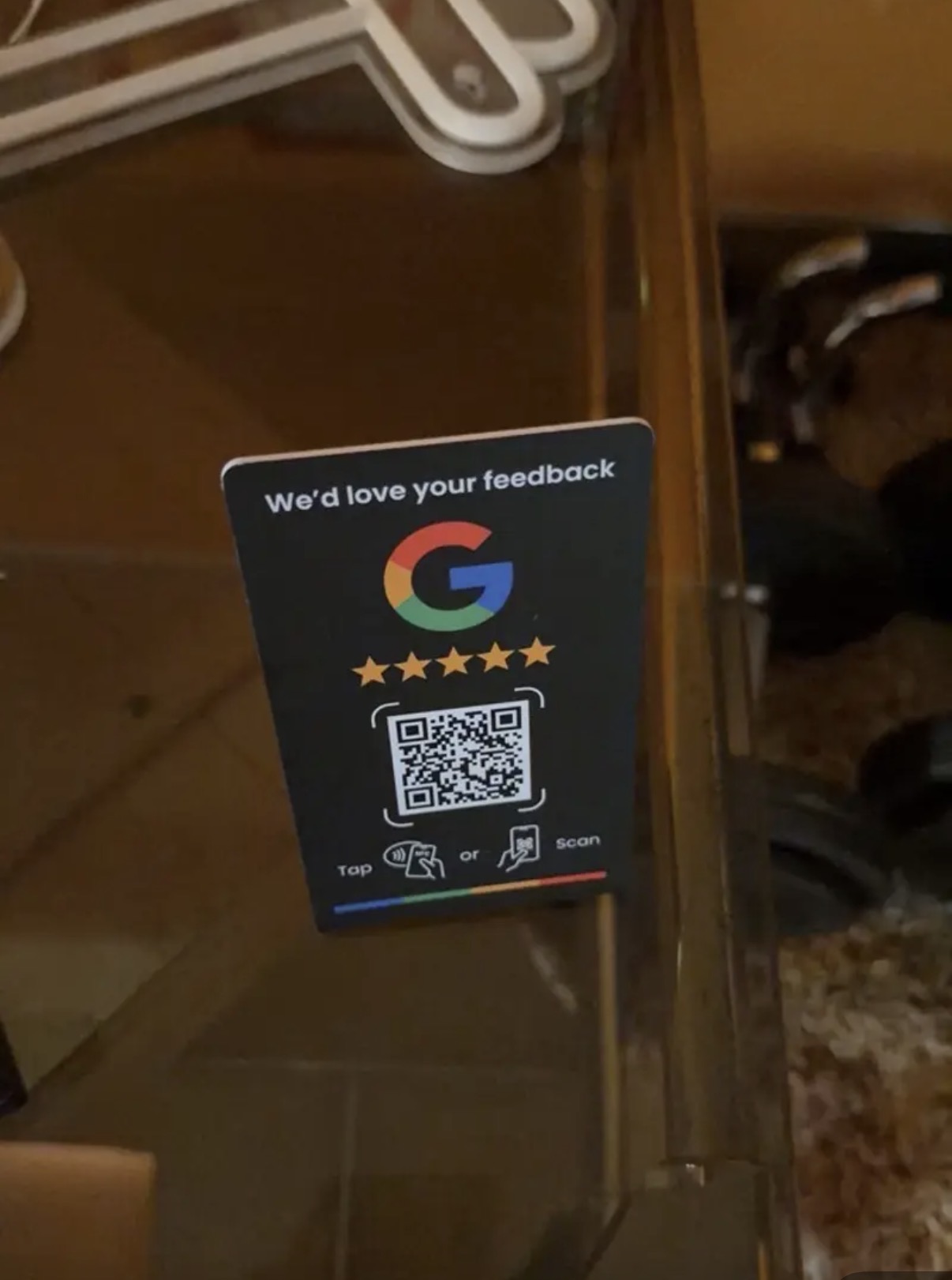 Tag Tap4Review installé dans un commerce